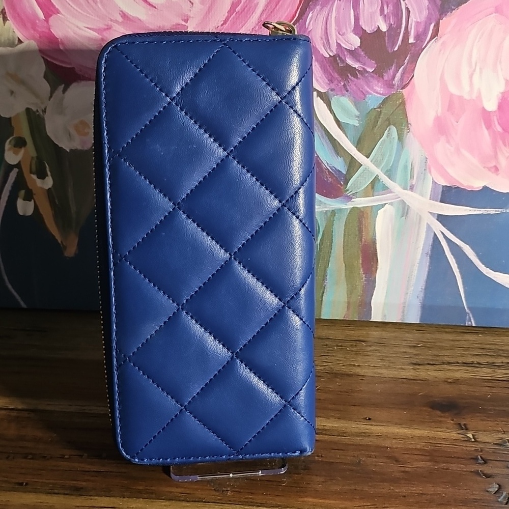 Michael Kors Blue Quilted Wallet - Picture 4 of 8
